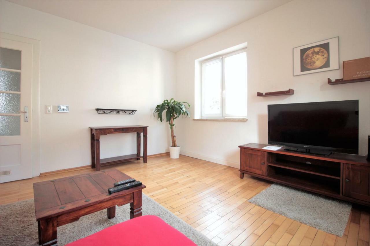 Charming 3-Bedroom Apartment With Parking Lot Wurzburg Exterior photo