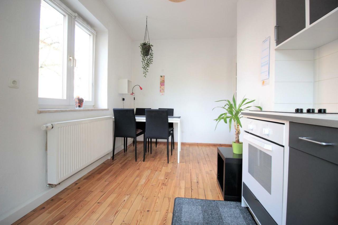 Charming 3-Bedroom Apartment With Parking Lot Wurzburg Exterior photo
