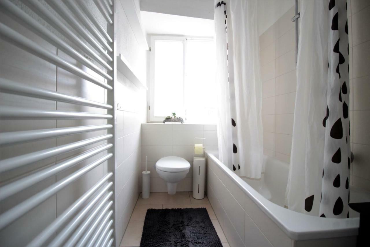 Charming 3-Bedroom Apartment With Parking Lot Wurzburg Exterior photo