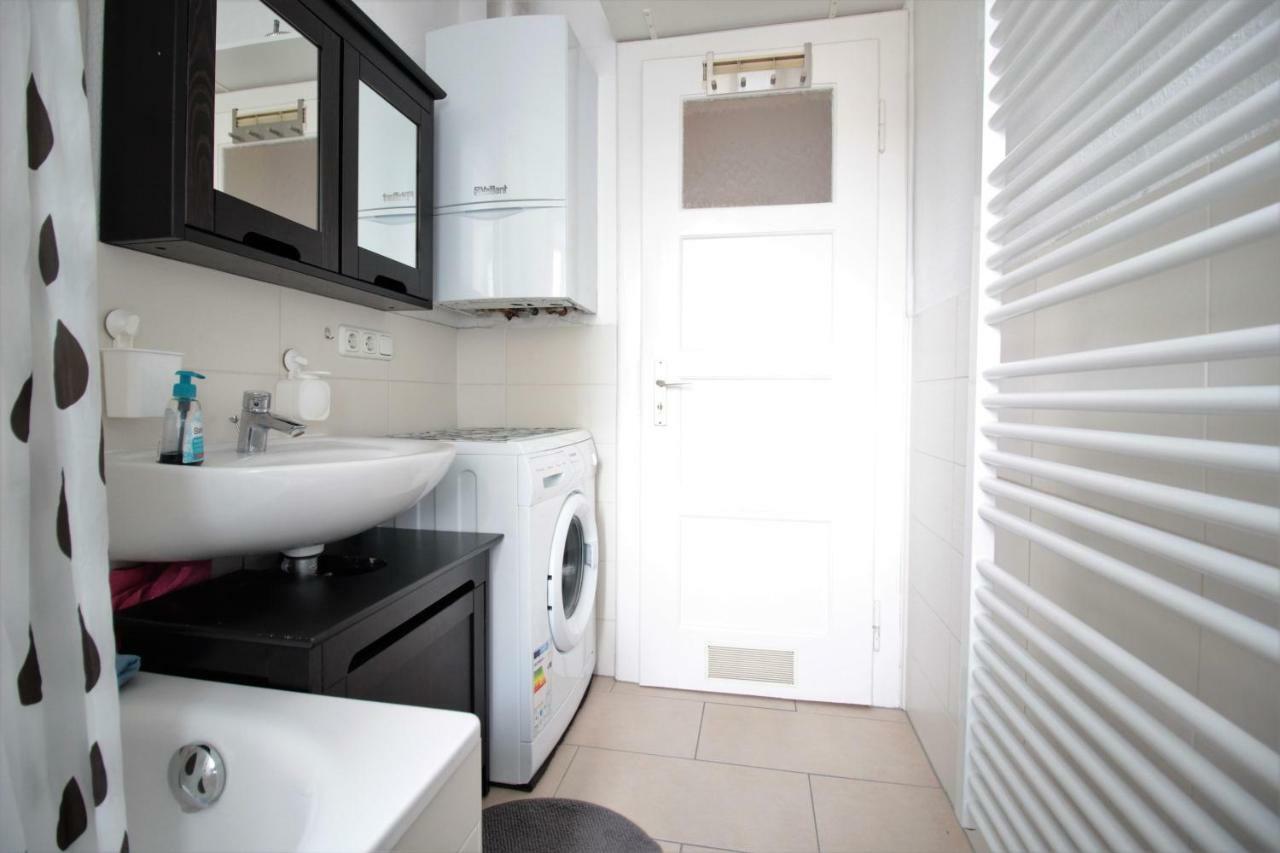 Charming 3-Bedroom Apartment With Parking Lot Wurzburg Exterior photo