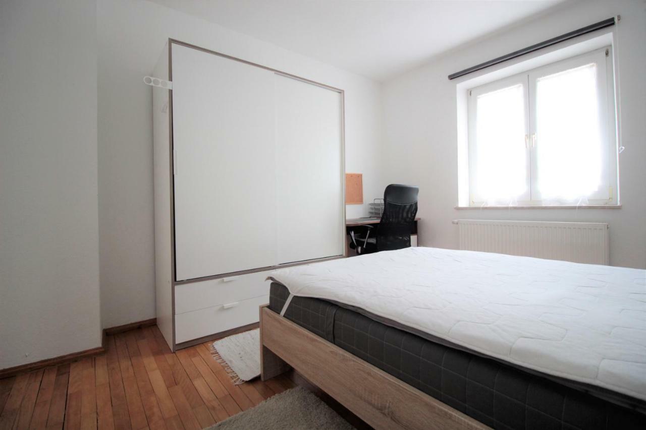 Charming 3-Bedroom Apartment With Parking Lot Wurzburg Exterior photo